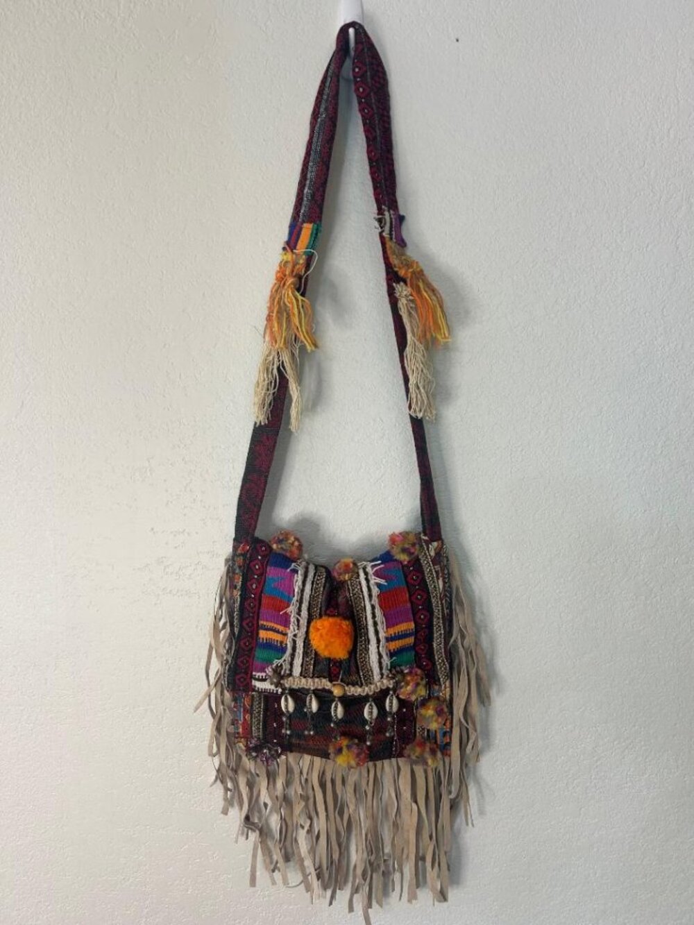 Handmade Woven Fringed Tassels Colorballs Sea She;lls Shoulder Bag Purse